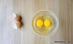 生鸡蛋打了可以放到第二天吗 打散的生鸡蛋留着明天炒可以吗