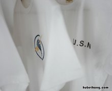 纯棉T恤的洗涤与保养方法有哪些 纯棉t恤怎样洗不会褪色怎么办