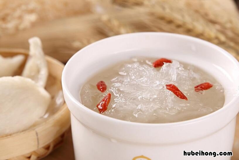 血燕与白燕窝的区别 白燕,血燕,毛燕的区别