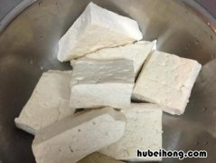 白醋做豆腐的详细方法窍门 白醋豆腐的制作过程视频