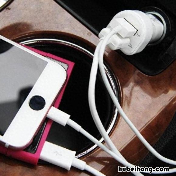 汽车点烟器正确使用方法图解 汽车点烟器正确使用方法图