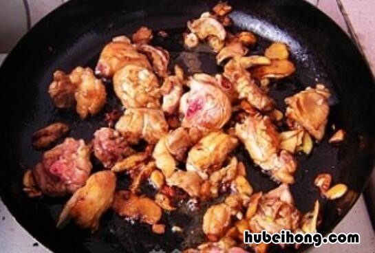 家庭版红烧鸡块的做法 正宗的红烧鸡块怎么做