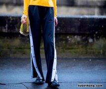 校服裤配什么鞋子好 校服裤子穿搭