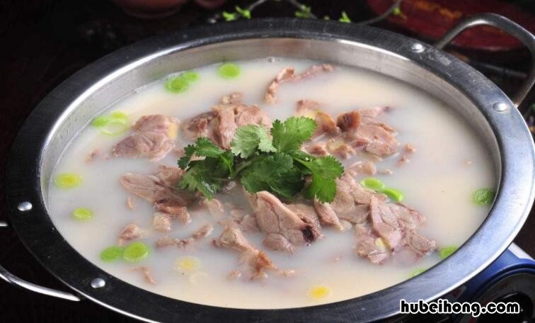 羊肉汤配菜一般有哪些 羊肉汤一般配什么菜