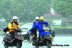 电动车能不能带小孩,有没有法律规定 电动车能带孩子吗?违章吗