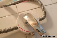 淋浴器的开关坏了怎么换 淋浴切换开关拆卸图解旋转