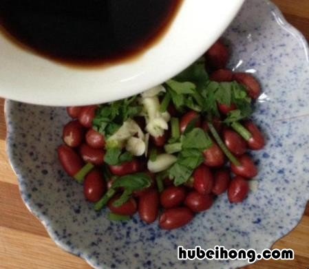 老醋花生米的做法是什么样子的 老醋花生米怎么做?