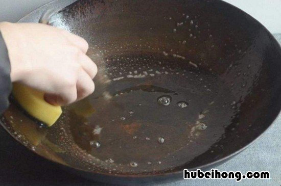 炒菜铁锅生锈怎么办 炒菜铁锅生锈怎么办小妙招