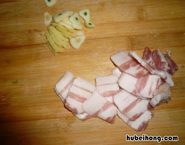 胡萝卜炒肉做法视频 胡萝卜炒肉的做法步骤