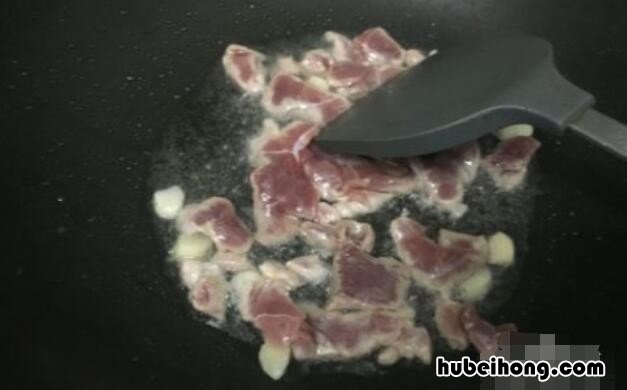 胡萝卜烧肉的营养价值 胡红萝卜烧肉的家常做法