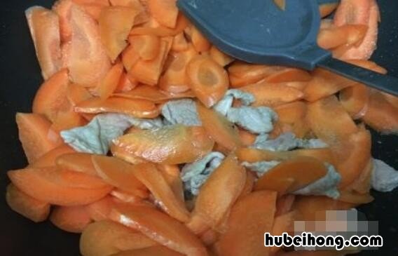胡萝卜烧肉的营养价值 胡红萝卜烧肉的家常做法