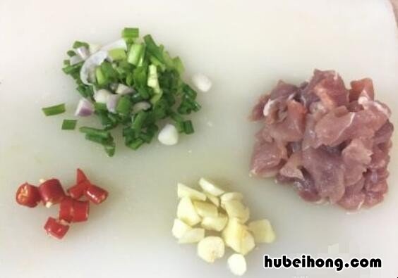 胡萝卜烧肉的营养价值 胡红萝卜烧肉的家常做法