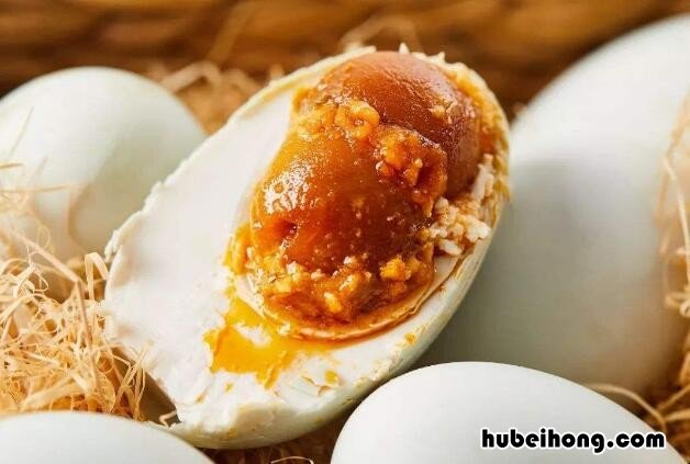 煮熟的咸鸭蛋放冰箱能放多久 煮熟的咸鸭蛋在冰箱里能放几天