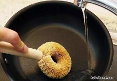 炒菜锅糊了怎么清洗掉 炒菜锅糊了怎么清洗小妙招