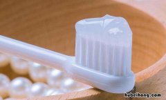 牙膏的妙用 牙膏的16个神奇用途 牙膏有哪些妙用?