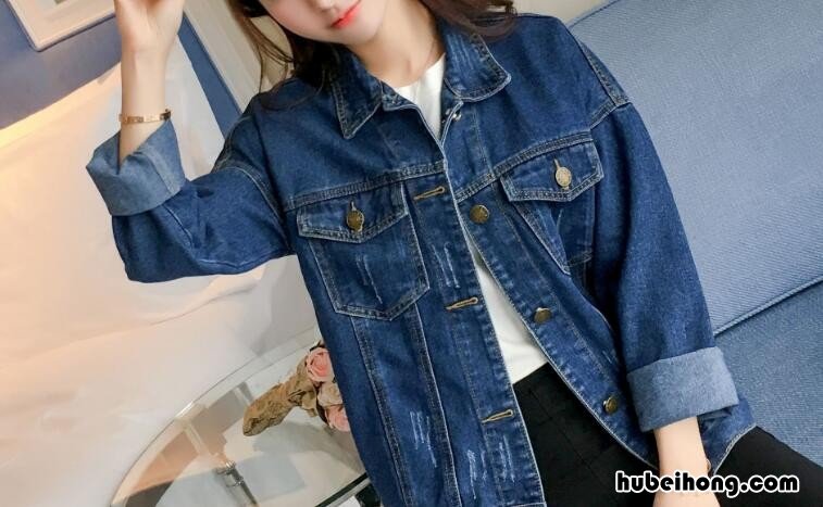 牛仔外套有点黄了怎么洗 牛仔外套洗黄怎么办