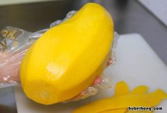 芒果怎么剥皮正确方法 芒果怎么剥皮方便视频
