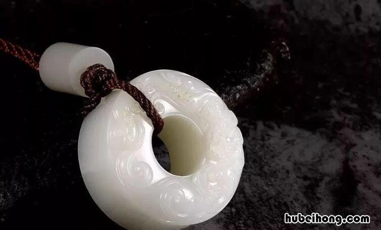 羊脂玉与和田玉区别是什么 羊脂玉与和田玉区别是什么呢