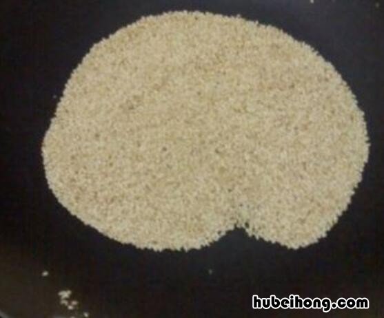 白芝麻要炒多久才能炒熟 炒芝麻是干炒还是湿炒