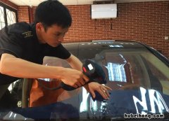 汽车贴膜怎么选购 汽车膜选择技巧视频