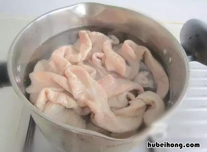 猪大肠怎样洗才干净呢 猪大肠怎样洗才干净视频