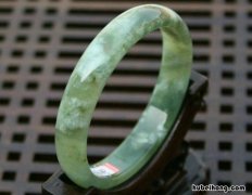 怎么鉴别玉的真假和好坏 如何鉴别玉的真假最直接的方法
