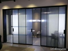 墙壁玻璃隔断 玻璃隔断墙如何保养和清洗视频教程全集