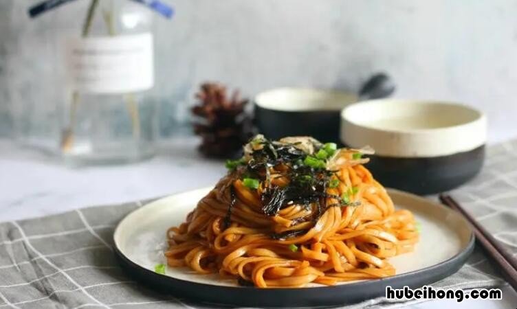 葱油拌面为什么要放白糖 葱油拌面不加糖好吃吗