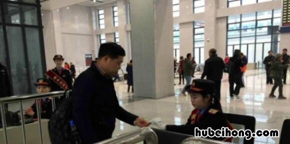 火车票电子票怎么进站上车 火车用电子票怎么进站