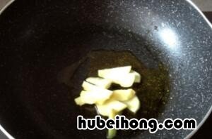 蘑菇炒鱿鱼的做法是什么 蘑菇炒鱿鱼cp