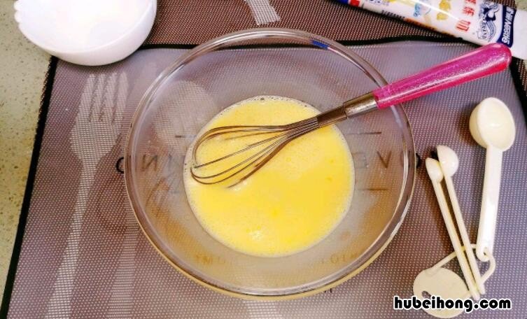蛋挞液一次性用不完怎么办 蛋挞液一次性用不完怎么办视频教学