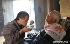 久病床前无孝子是什么意思改三个数 老人为什么喜欢折磨最孝顺的子女