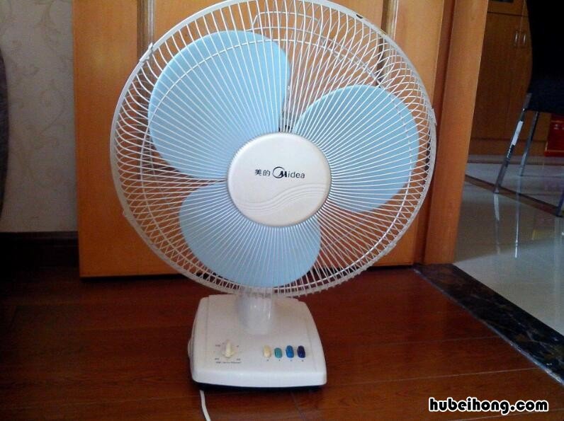 电风扇启动慢,转动没劲的原因 电风扇启动后转速慢是什么原因