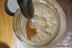 蜂蜜泡沫多怎么回事 蜂蜜起泡沫正常吗