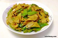 青椒豆腐皮的菜品特色是什么 豆腐皮和青椒怎么做最好吃窍门