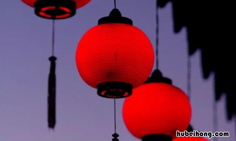 什么的灯笼如何填空 什么的灯笼填上合适的词语