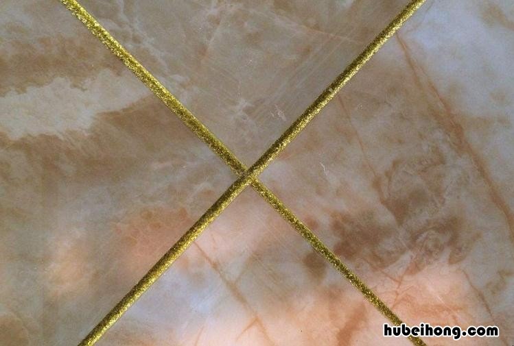 卫生间瓷砖缝隙渗水怎么处理要多少钱 卫生间防水漏水不砸砖怎么处理