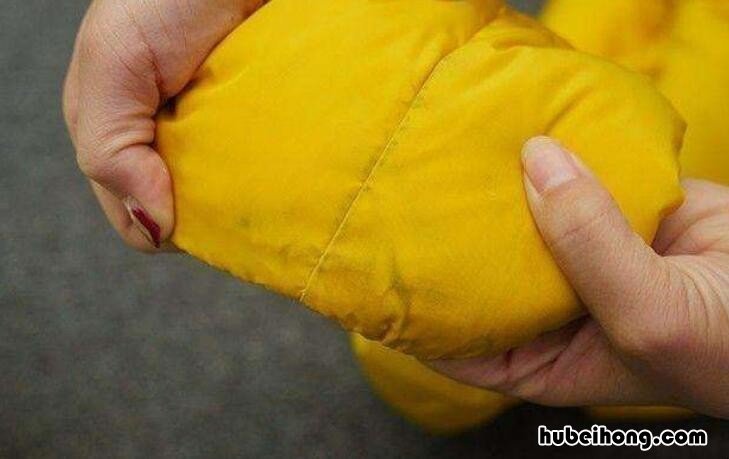 羽绒服手洗怎么洗干净 羽绒服手洗用什么洗