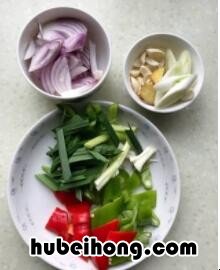 黄焖羊肉怎么做 黄焖羊肉怎么做视频
