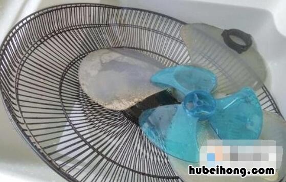 落地电风扇如何快速拆装清洗视频 落地电风扇如何快速拆装清洗方法