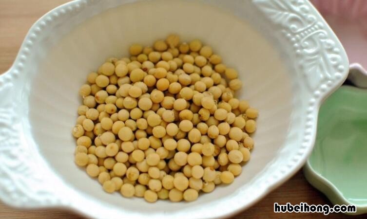 黄豆泡多久可以炖猪蹄 黄豆泡多久可以炖猪蹄