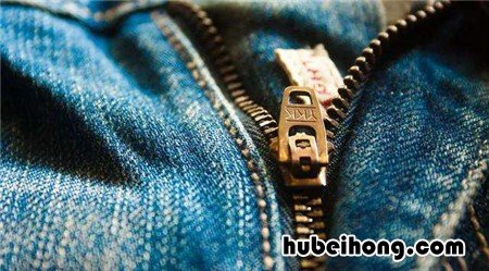 衣服被拉链卡住了 衣服被拉链卡住上下都动不了怎么办