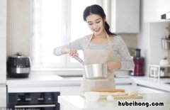 衣服有油烟味怎么去除味道 衣服有油烟味太重,如何去味