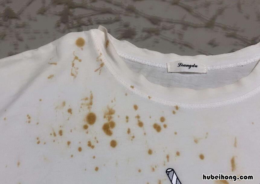 衣服染上油渍怎么办 衣服染上油渍怎么办小妙招