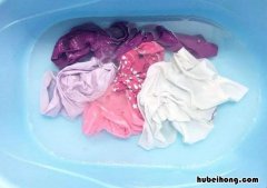 衣服沾了化妆品怎么洗 衣服上沾上化妆品