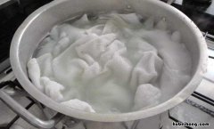 衣服用盐水泡多久不掉色 衣服盐水浸泡多久合适