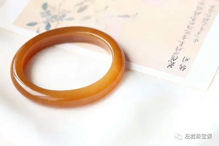 怎样选好玉镯 怎样选择玉手镯