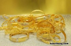 黄金首饰脏了怎么清洗更亮呢 黄金首饰脏了怎么清洗才好