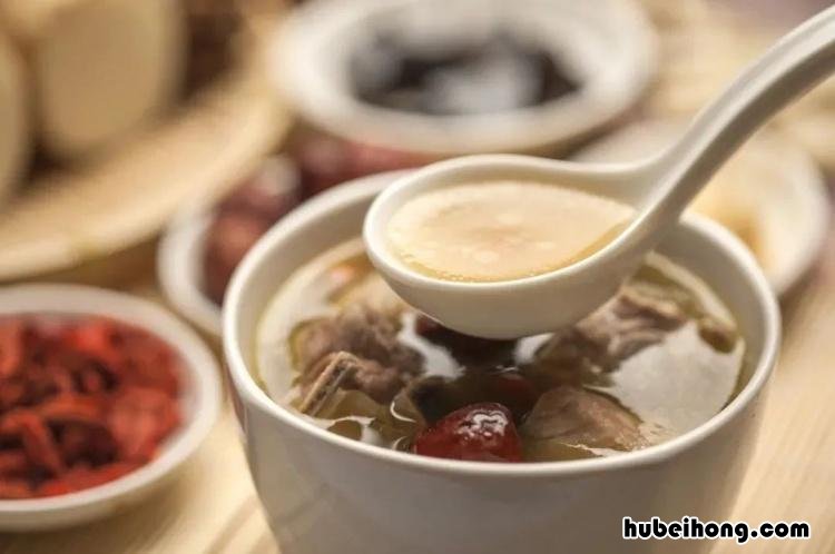 仿瓷餐具的材料是什么 仿瓷碗甲醛超标