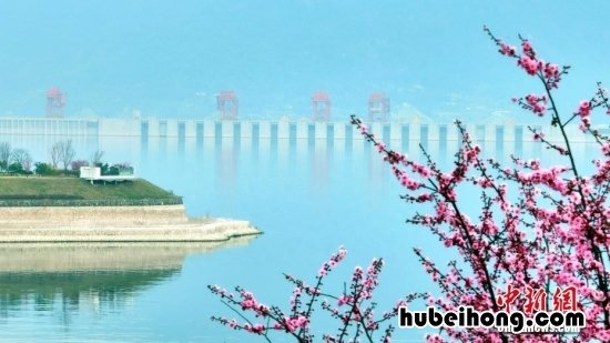 长江奔腾的视频 万里长江是什么歌